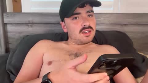 Snapshot of hunterbentleyy chatting on September 15, 8:43 pm Hunter online show from September 15, 8:43 pm