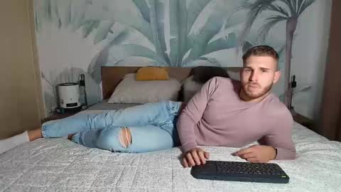 Hunter Bridges online show from October 9, 2:11 pm