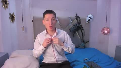 Snapshot of hunterheat_ chatting on October 10, 11:49 am hunterheat_ online show from October 10, 11:49 am