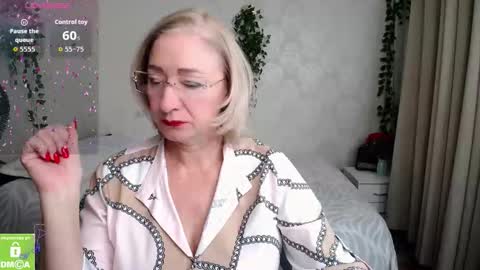 Snapshot of hunters_woman chatting on October 20, 12:21 pm Irena online show from October 20, 12:21 pm