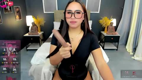 HELLO HANNAH IS BACK online show from May 3, 2:50 am