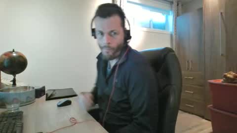 Snapshot of hurley7890 chatting on February 19, 7:48 pm hurley7890 online show from February 19, 7:48 pm