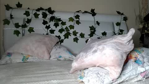 Kayla online show from February 16, 8:01 am