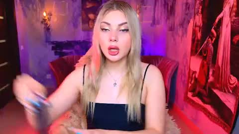 hyileyclark online show from June 19, 5:13 am