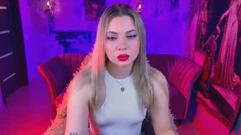hyileyclark online show from June 13, 5:18 am