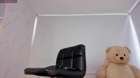 Tell Me Hanna  online show from October 31, 8:20 pm