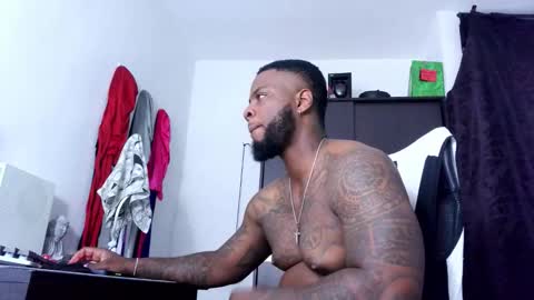 Mr H Independent model online show from December 19, 3:35 am