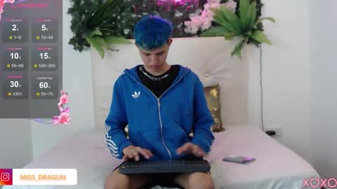 iam_lukas__ online show from September 28, 3:48 am