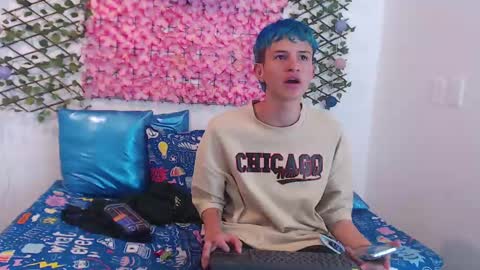 iam_lukas__ online show from September 14, 4:26 am