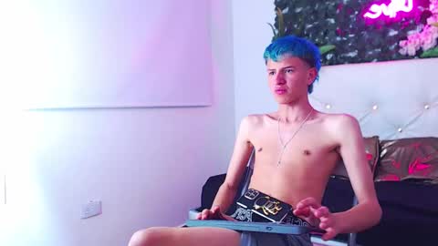 iam_lukas__ online show from October 10, 4:51 am