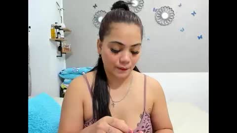 Snapshot of iam_mai chatting on September 16, 2:13 am iam_mai online show from September 16, 2:13 am