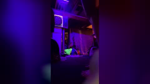 iamlane26558503 online show from February 12, 7:23 am