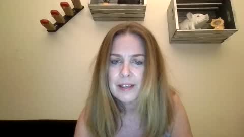 iampoppyy online show from October 22, 12:36 am