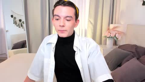 ian online show from March 16, 5:32 am