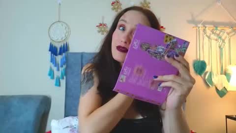 Iberian Moon online show from December 1, 8:07 pm