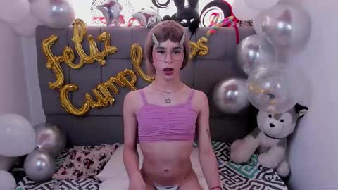 Snapshot of ibiza_cami chatting on October 2, 9:02 pm Camila online show from October 2, 9:02 pm