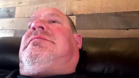 icanmakeyousquirt69 online show from May 3, 9:21 pm