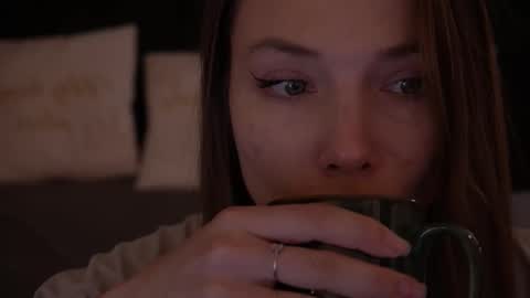 Danielle online show from November 23, 1:20 pm