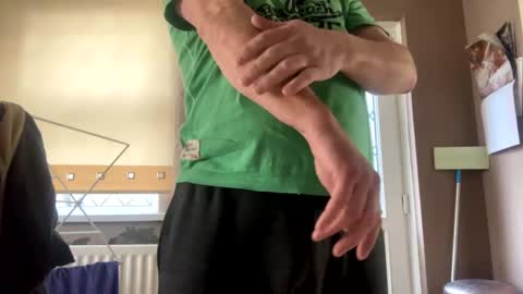 icums4u online show from December 4, 1:03 pm