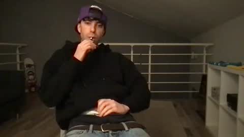 Snapshot of icyninesix chatting on January 31, 12:39 am icyninesix online show from January 31, 12:39 am