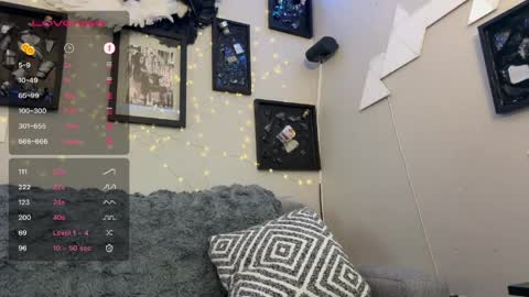 icyspice online show from May 1, 9:03 am