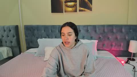 Snapshot of icysweetcam chatting on February 4, 11:27 am Icy online show from February 4, 11:27 am