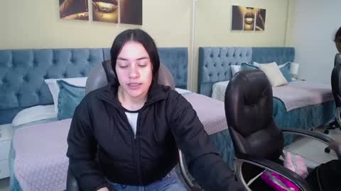 Snapshot of icysweetcam chatting on January 16, 11:58 am Icy online show from January 16, 11:58 am