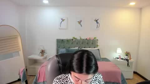 Icy online show from June 26, 11:48 am