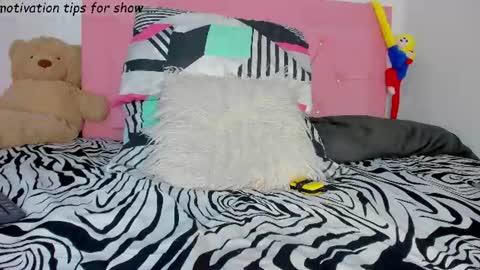 idaly    online show from June 24, 10:06 pm