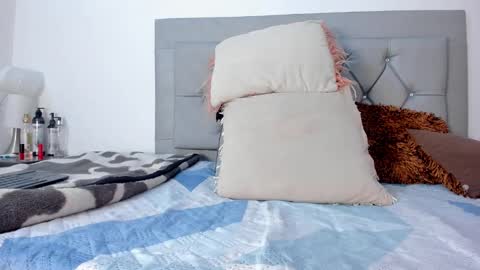 idaly    online show from September 17, 10:46 pm