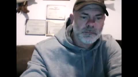 idkwhyidothis348732 online show from February 18, 11:08 pm