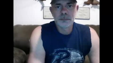 idkwhyidothis348732 online show from December 18, 1:48 am