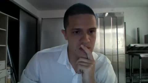 idris izan online show from October 27, 2:39 pm