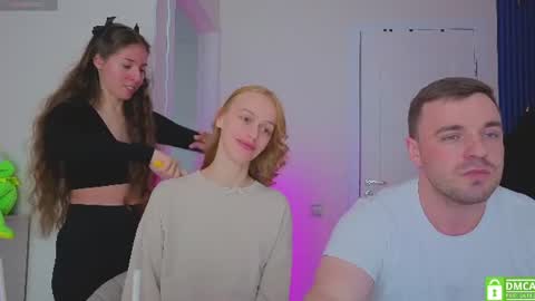 Julia and Mira online show from June 17, 1:16 pm