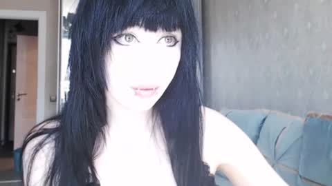 iiiiiiis online show from June 22, 2:13 pm