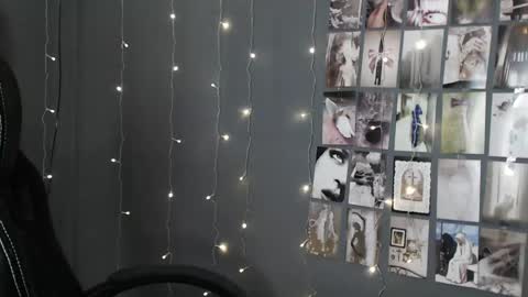 iiiiiiis online show from April 22, 2:02 pm