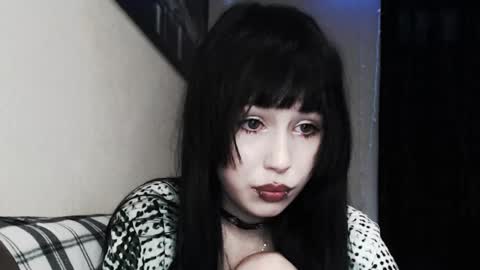 iiiiiiis online show from February 11, 11:25 am