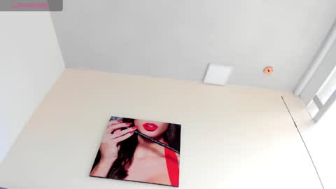 Isabella online show from June 9, 1:44 pm
