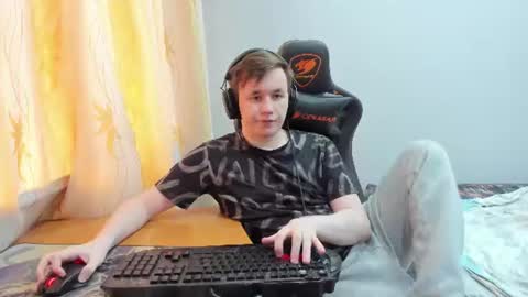 iliaskris online show from June 11, 12:32 am