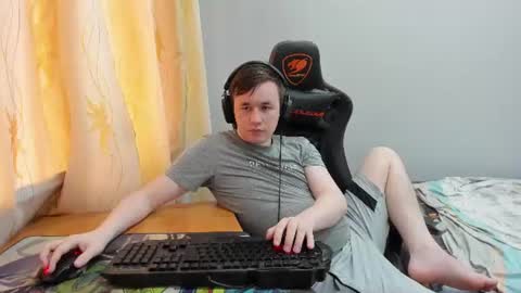 iliaskris online show from June 15, 2:25 am