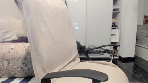 Bamby online show from December 4, 7:02 pm