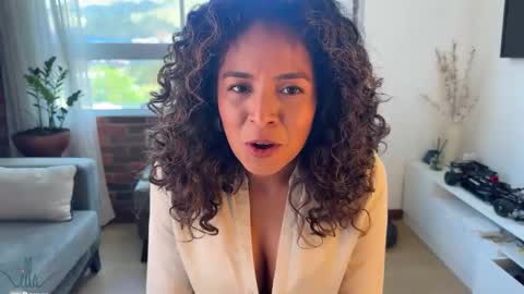 Snapshot of illaroom chatting on January 23, 8:13 pm Kloe online show from January 23, 8:13 pm