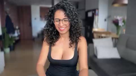 Kloe online show from November 12, 6:21 pm