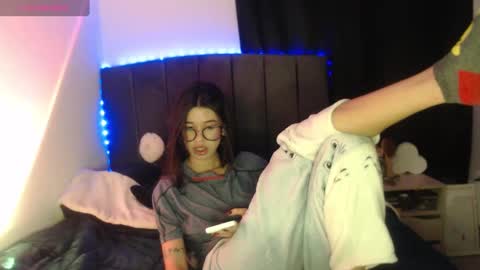 Ily Bea online show from October 2, 1:04 am