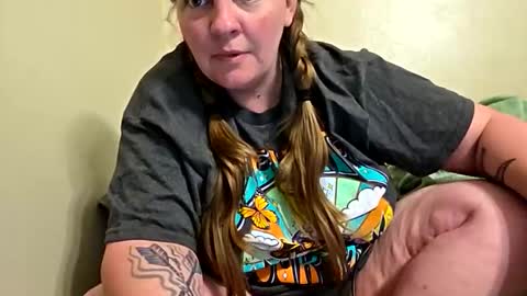 IM4KOUCR4ZY online show from April 3, 4:08 am