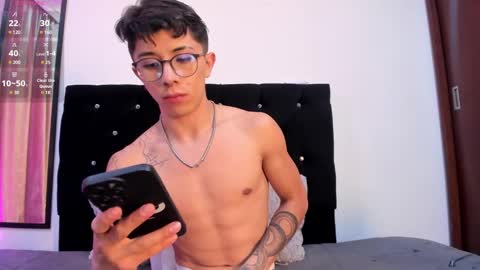 Snapshot of im__thomas chatting on December 11, 5:21 am IM  THOMAS online show from December 11, 5:21 am