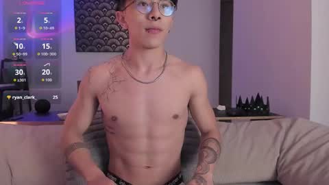 IM  THOMAS online show from December 15, 5:47 am