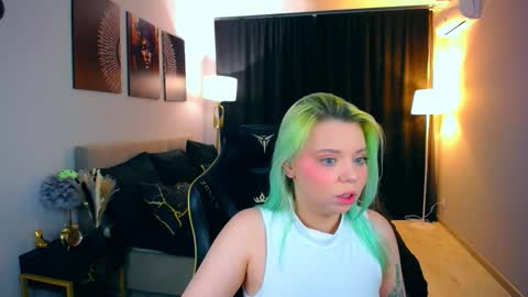 Roxy online show from October 6, 7:31 pm