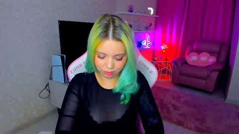 Roxy online show from November 13, 6:43 pm