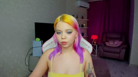 Roxy online show from June 14, 6:10 pm
